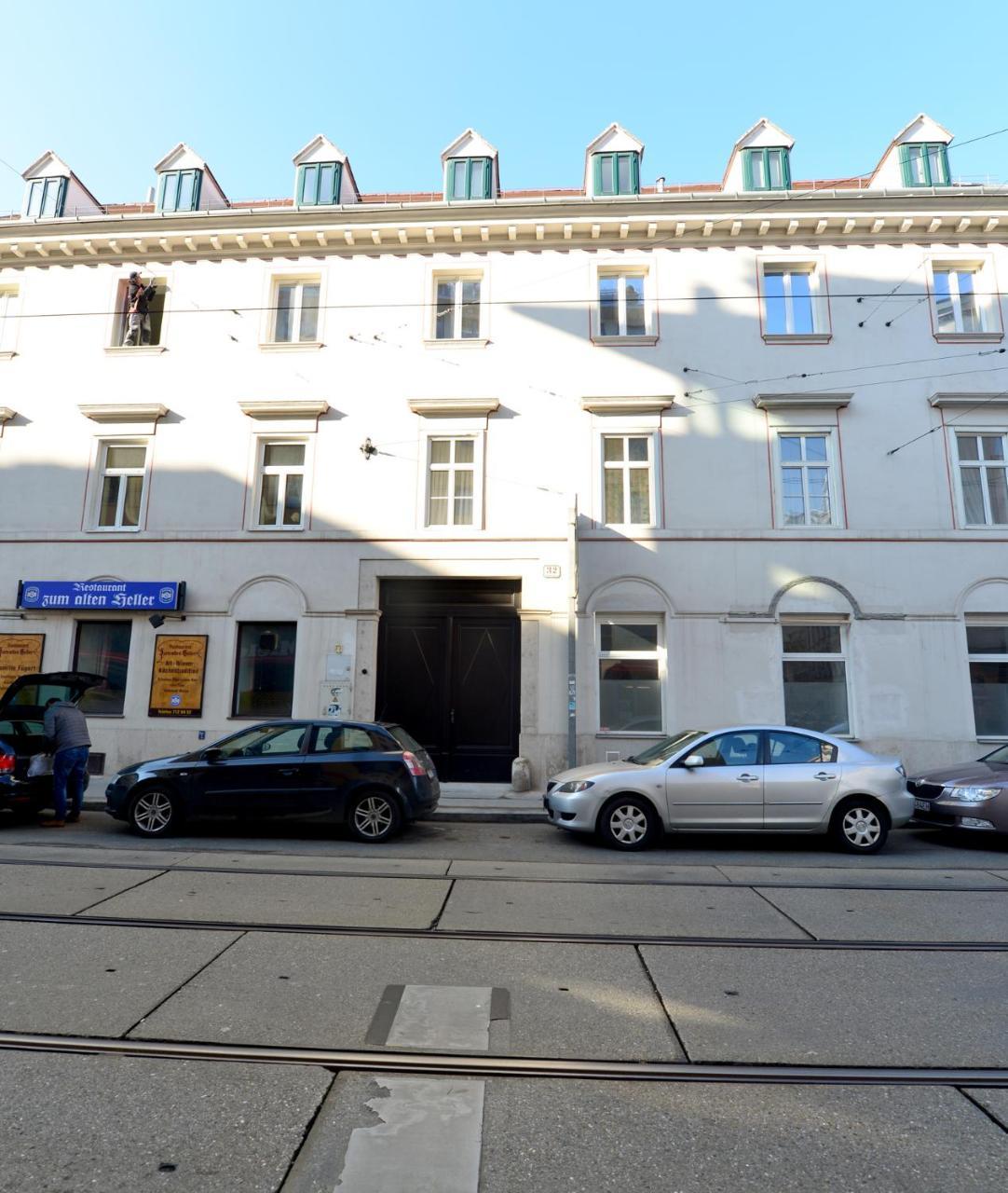 House With Courtyard & Parking Close To Stadtpark Відень Екстер'єр фото