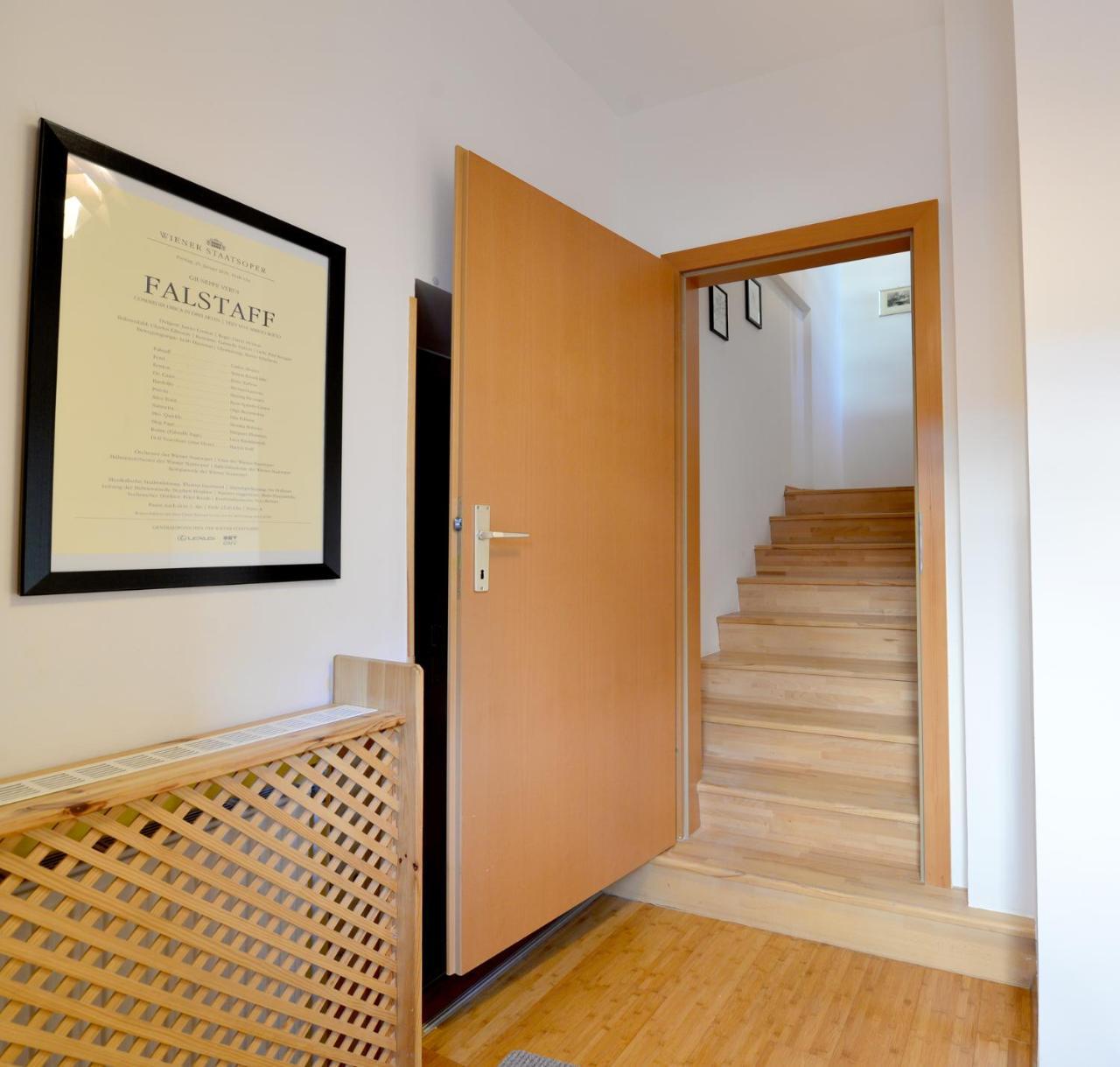 House With Courtyard & Parking Close To Stadtpark Відень Екстер'єр фото