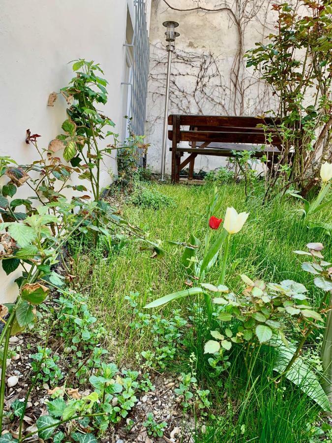 House With Courtyard & Parking Close To Stadtpark Відень Екстер'єр фото